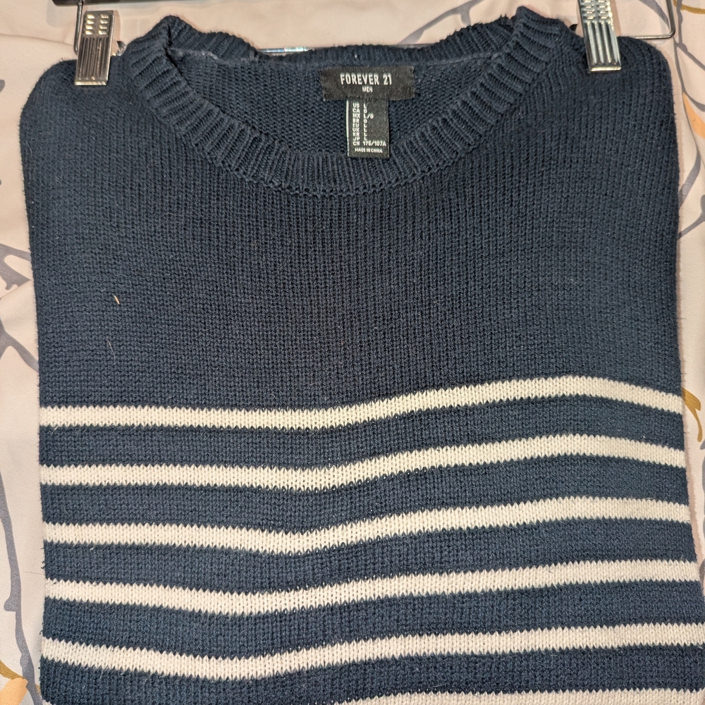 Forever 21 Men's Sweater in Navy and White Stripes